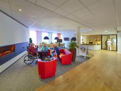 De centrale hal van het zorgcomplex